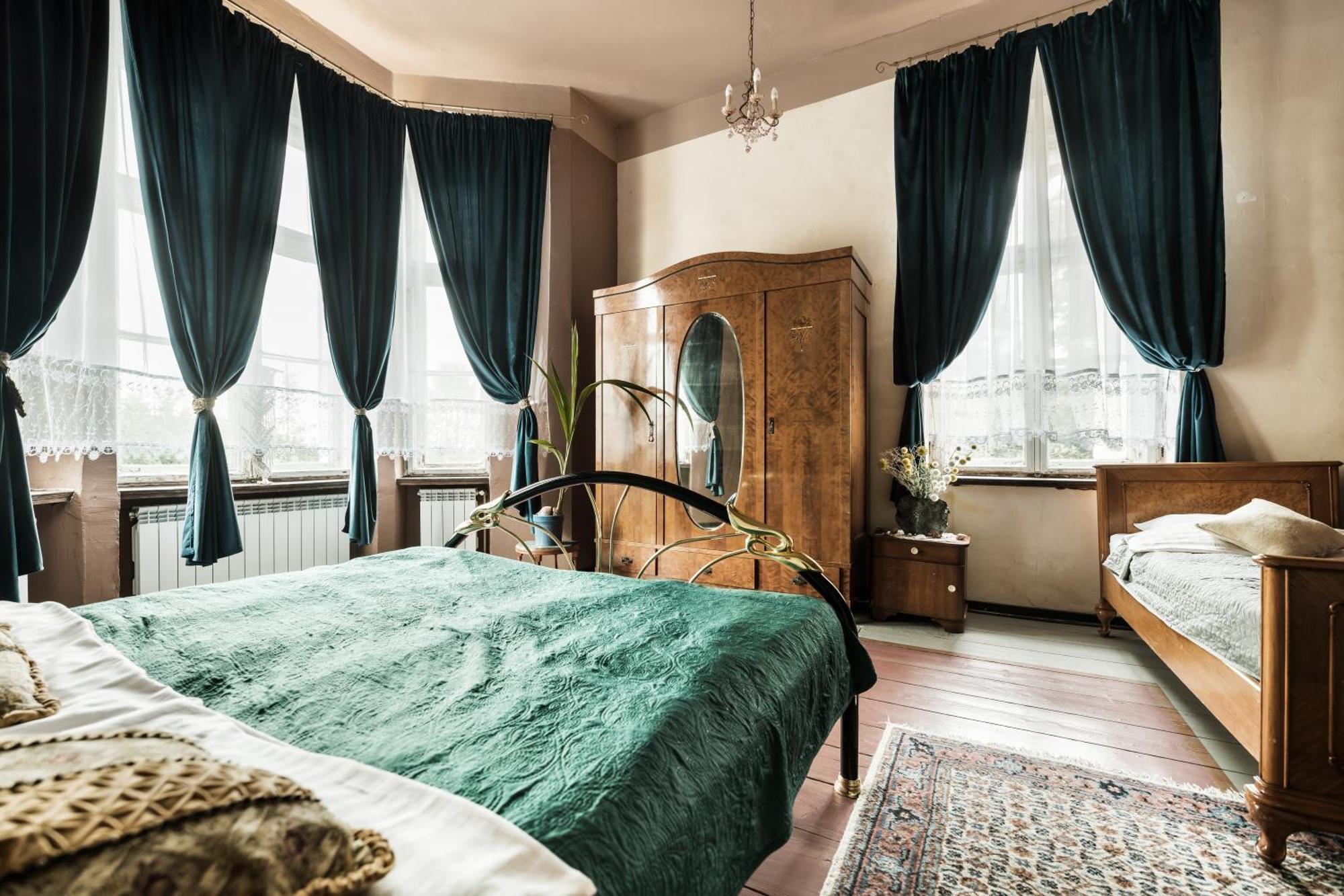 Palac Paprotno Karnice Екстер'єр фото